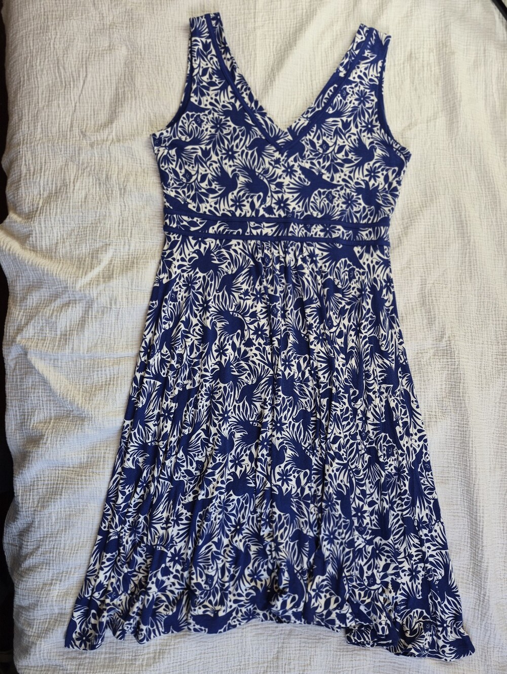 Boden Lorna Faux-Wrap Jersey Mini Dress, Size 12, Blue/White Dawn Bird Tile, EUC - Picture 10 of 12